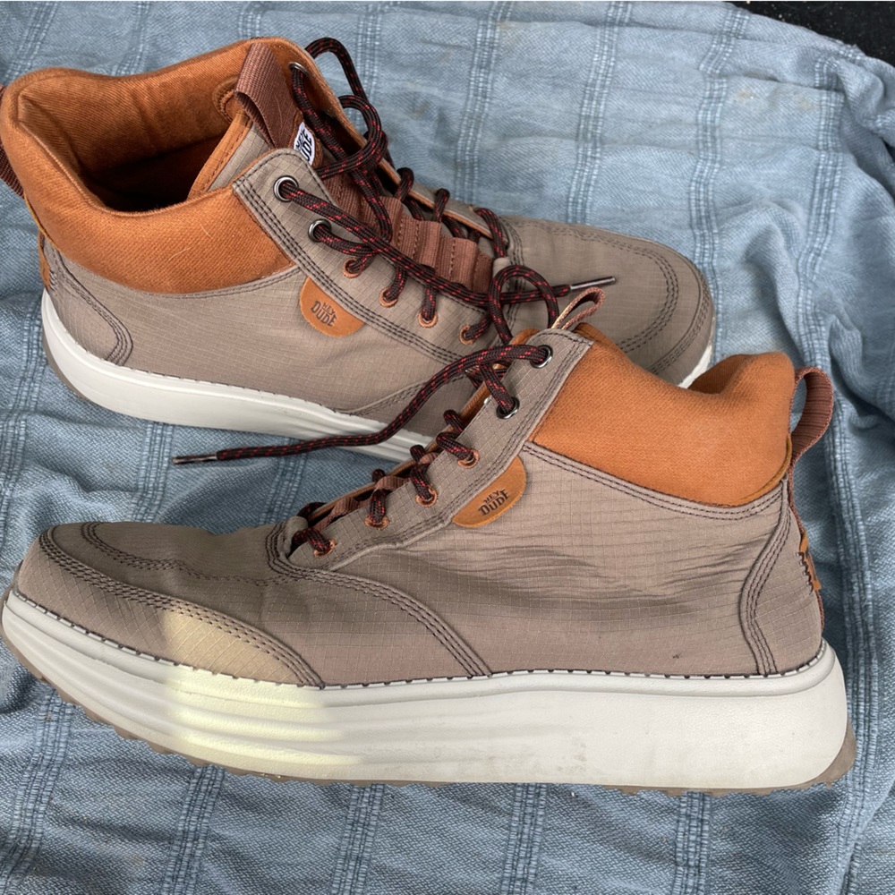 Men’s Hey Dude gently used